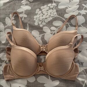 2 Vanity Fair Illumination Full Coverage Front Close Bras 36B